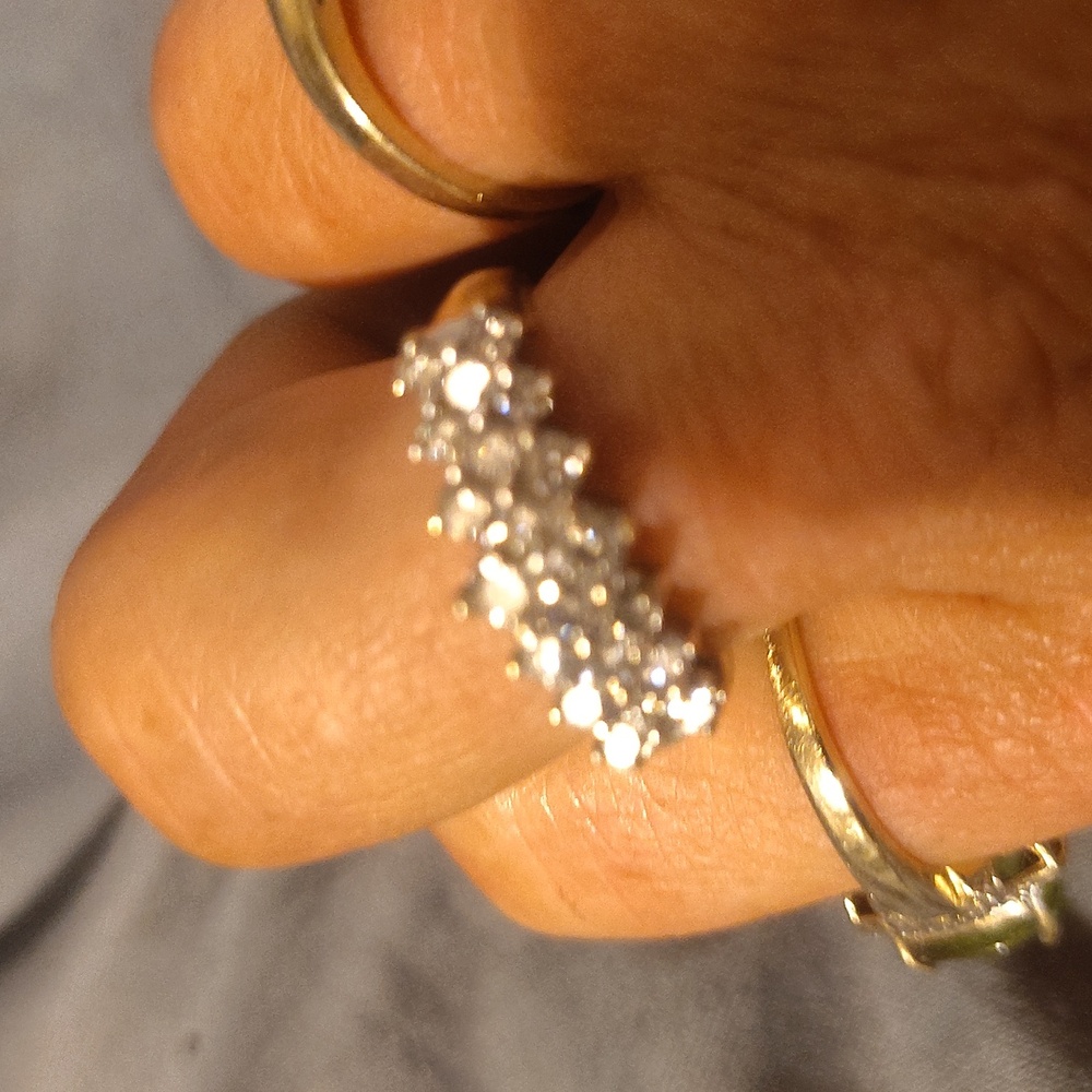 Elegant 10k yellow pyramid setting Diamond Ring SDX S1 10k stamped